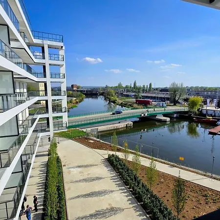 Carpe Diem Riverside Apartment *